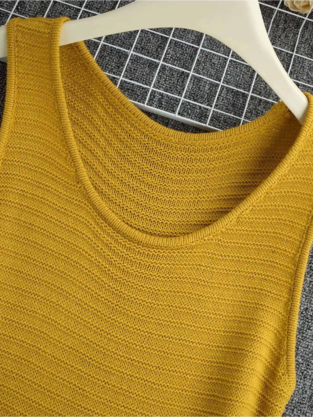 💛 SHN Sleeveless Fringe Knit Dress - Picture 3 of 5